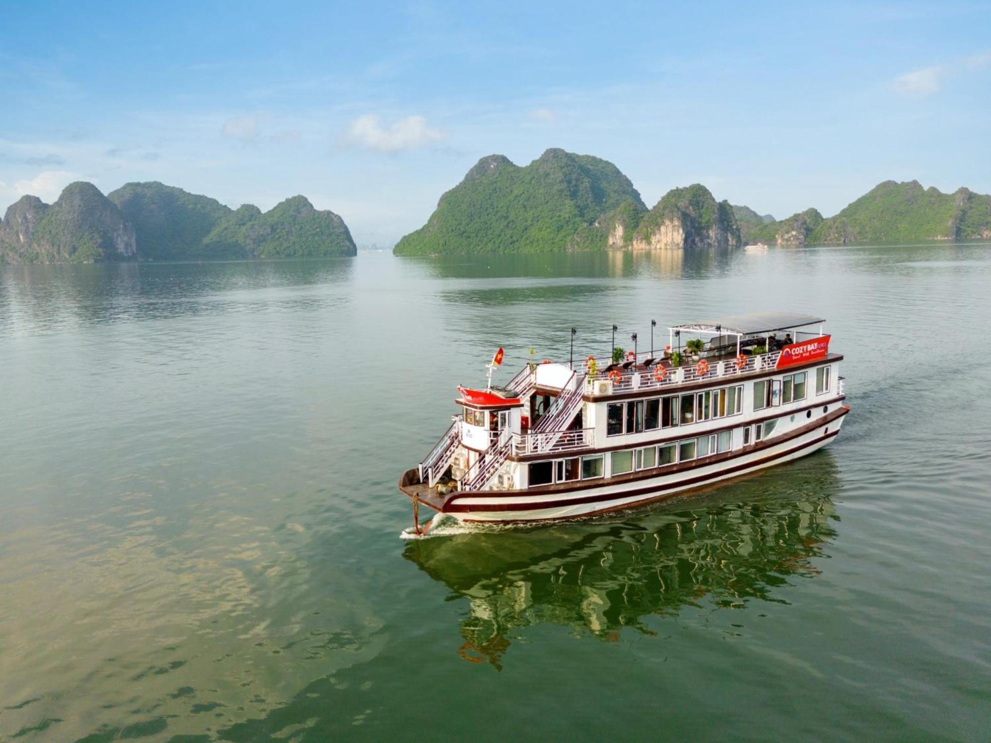 Cozy Bay Cruise Hotel Ha Long Exterior photo