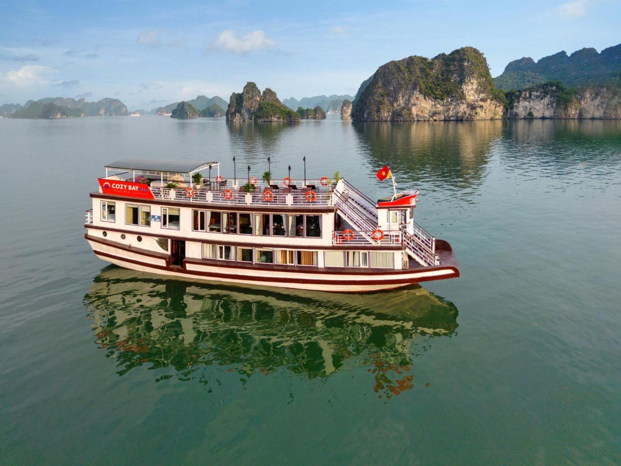 Cozy Bay Cruise Hotel Ha Long Exterior photo